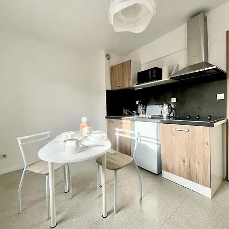 Cozy Near Saint-leu & Fac Apartamento